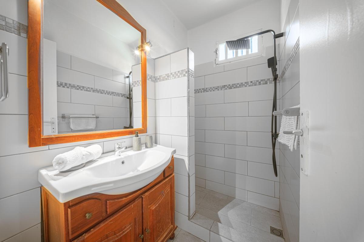 salle-de-bain-douche-italienne-villa-diamant (2)